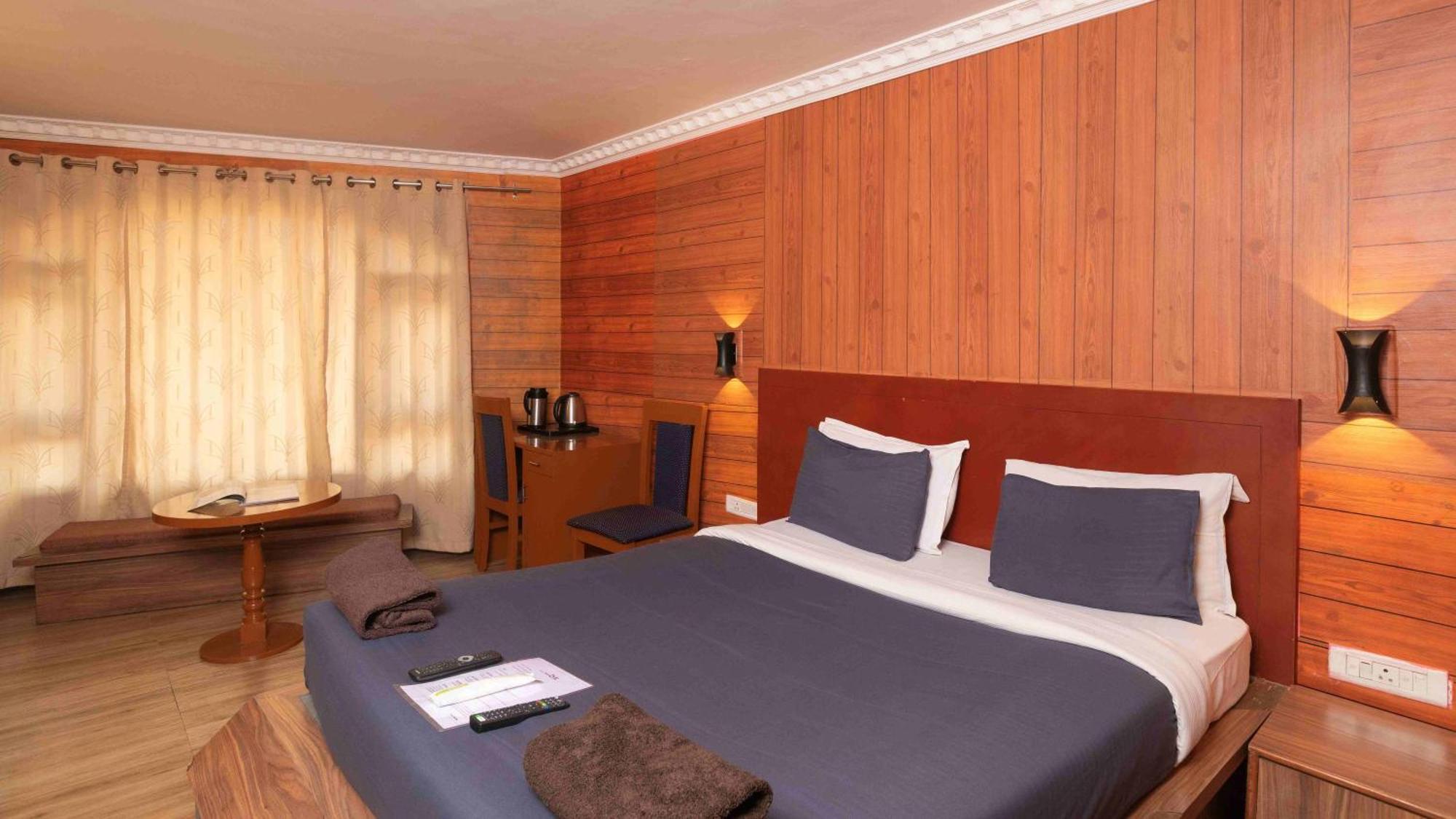 Devi Enterprises - Hotel Khems Ooty Exteriér fotografie