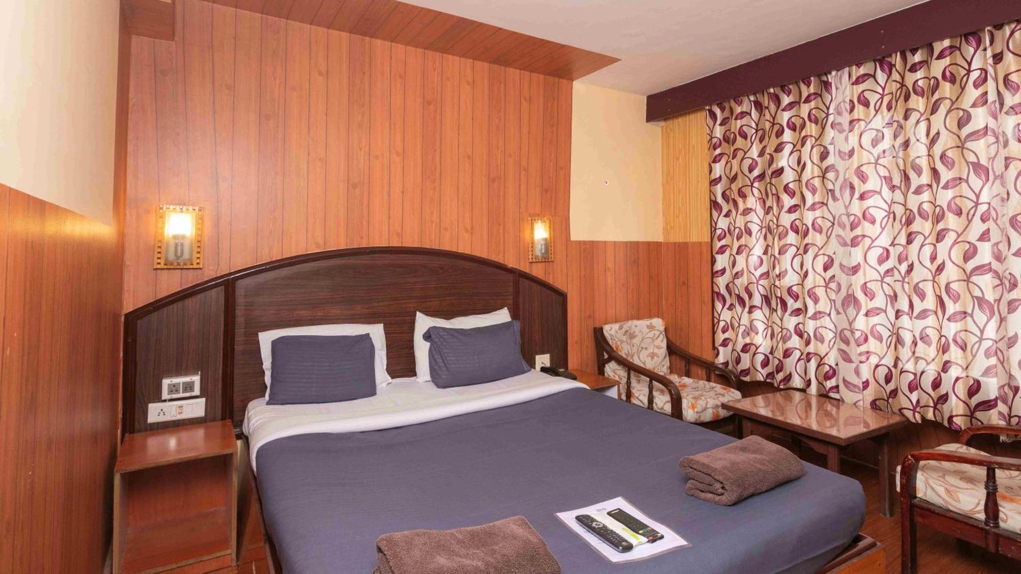 Devi Enterprises - Hotel Khems Ooty Exteriér fotografie